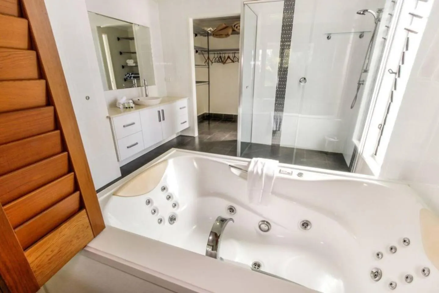 Turquesa Tides - Beachfront Resort Living Palm Cove