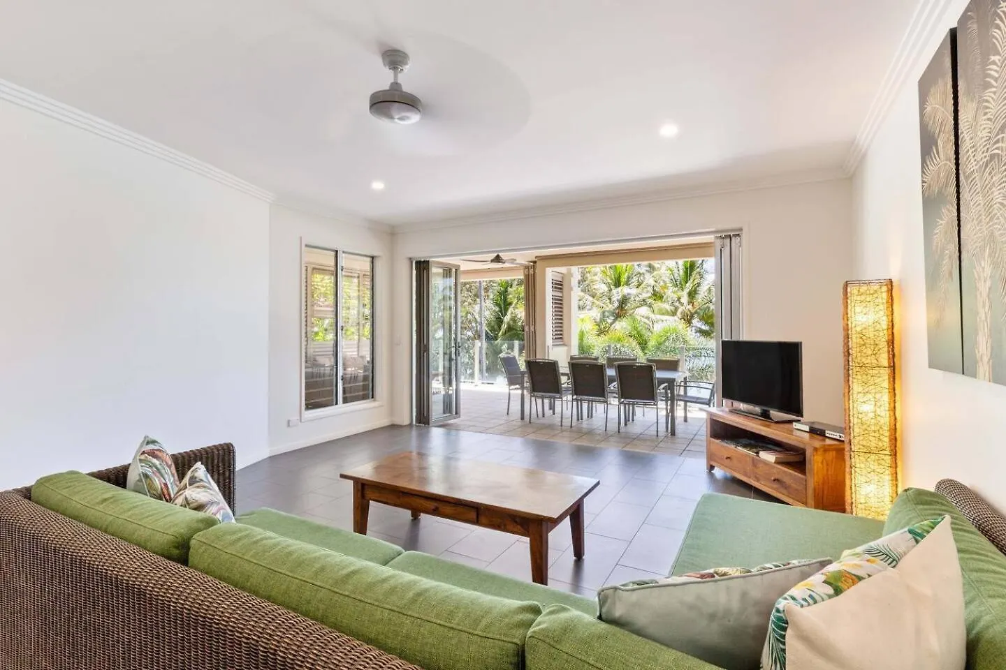 Turquesa Tides - Beachfront Resort Living Palm Cove 0*,  Australia