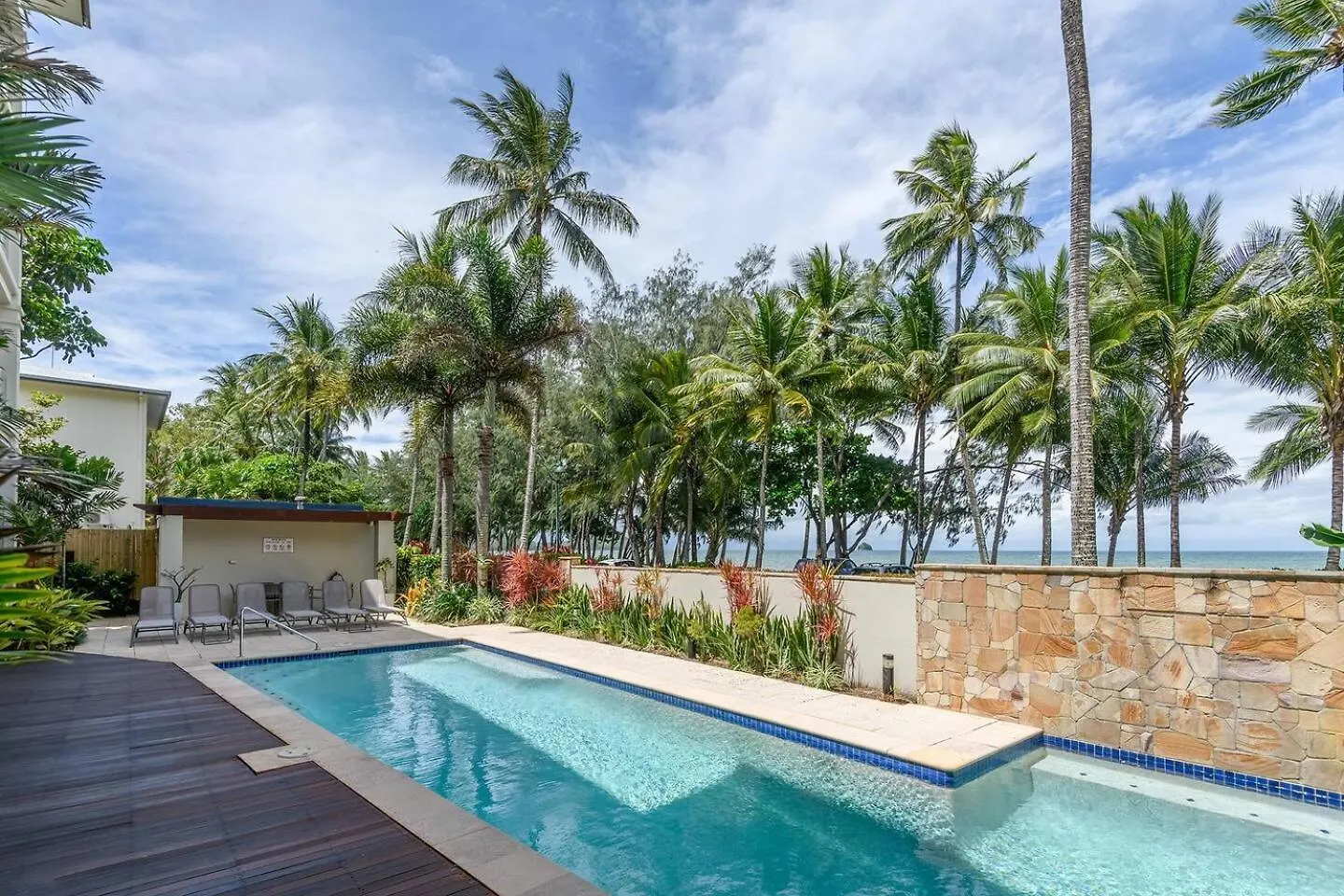 Turquesa Tides - Beachfront Resort Living Palm Cove Australia