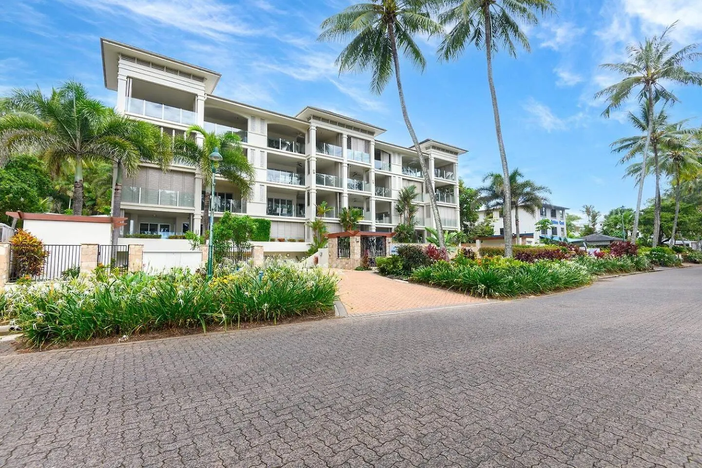 Turquesa Tides - Beachfront Resort Living Palm Cove