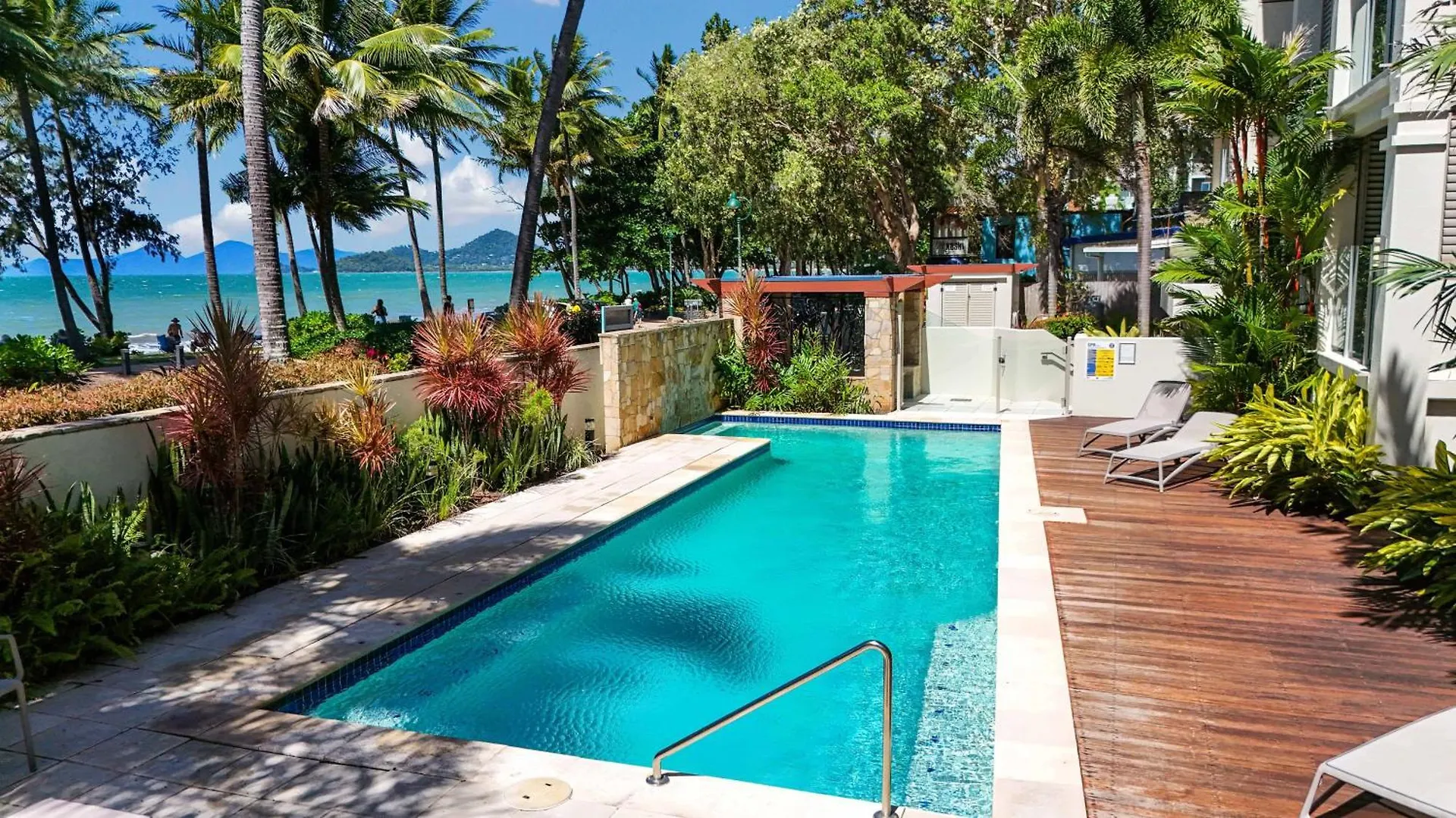 Turquesa Tides - Beachfront Resort Living بالم كوف